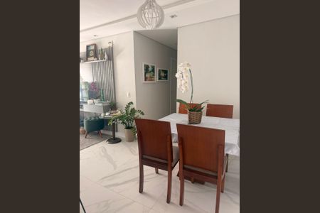 Apartamento para alugar com 69m², 2 quartos e 1 vaga Apartamento para alugar com 69m², 2 quartos e 1 vagaSala