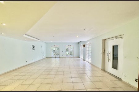 Casa para alugar com 4 quartos, 427m² em Estoril, Belo Horizonte