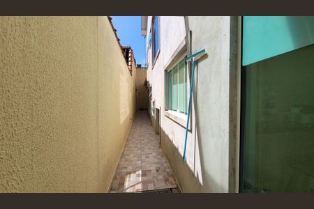 Casa para alugar com 138m², 3 quartos e 2 vagas Casa para alugar com 138m², 3 quartos e 2 vagasCorredor externo