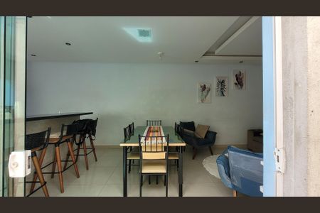 Casa para alugar com 138m², 3 quartos e 2 vagas Casa para alugar com 138m², 3 quartos e 2 vagasSala