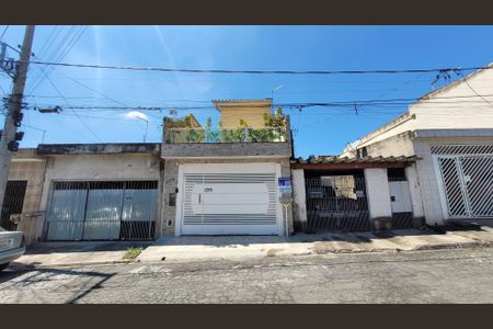 Casa para alugar com 138m², 3 quartos e 2 vagas Casa para alugar com 138m², 3 quartos e 2 vagasFachada