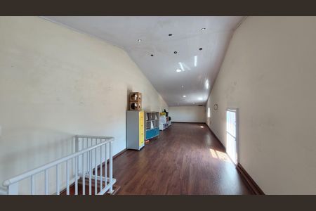 Casa para alugar com 138m², 3 quartos e 2 vagas Casa para alugar com 138m², 3 quartos e 2 vagasSótão