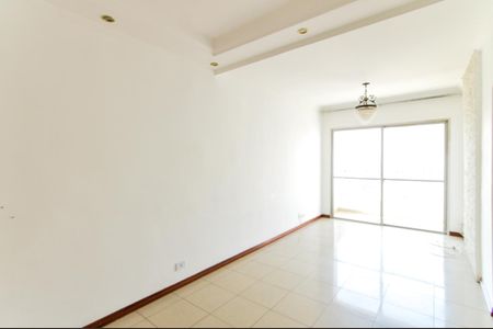 Apartamento para alugar com 75m², 2 quartos e 1 vagaSala