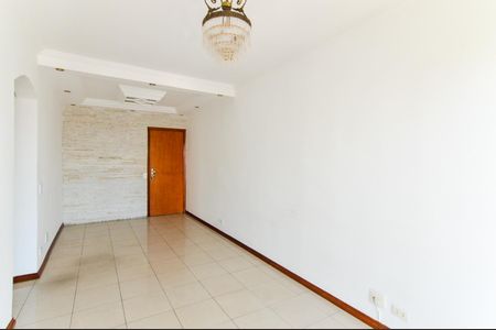 Apartamento para alugar com 75m², 2 quartos e 1 vagaSala