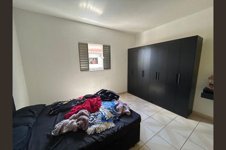 Casa à venda com 450m², 6 quartos e 4 vagasQuarto 1