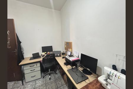 Casa à venda com 450m², 6 quartos e 4 vagasQuarto 3