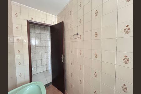 Casa à venda com 450m², 6 quartos e 4 vagasBanheiro 2