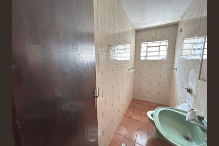 Casa à venda com 450m², 6 quartos e 4 vagasBanheiro 2
