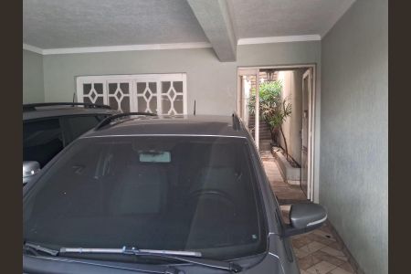 Casa à venda com 200m², 4 quartos e 2 vagas Casa à venda com 200m², 4 quartos e 2 vagasGatagem