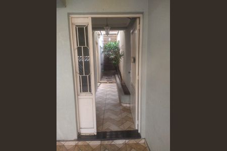 Casa à venda com 200m², 4 quartos e 2 vagas Casa à venda com 200m², 4 quartos e 2 vagasÁrea externa