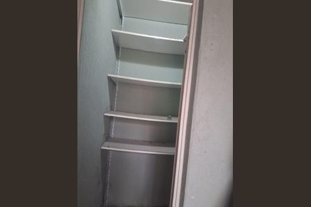 Casa à venda com 200m², 4 quartos e 2 vagas Casa à venda com 200m², 4 quartos e 2 vagasQuarto