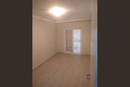 Casa à venda com 200m², 4 quartos e 2 vagas Casa à venda com 200m², 4 quartos e 2 vagasQuarto