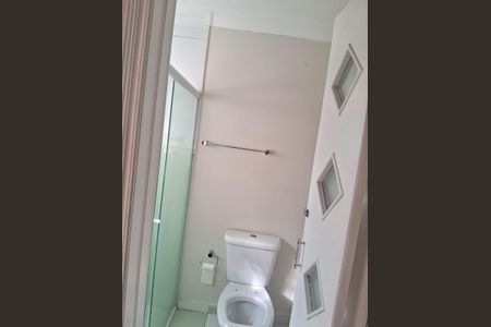 Casa à venda com 200m², 4 quartos e 2 vagas Casa à venda com 200m², 4 quartos e 2 vagasBanheiro