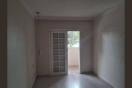 Casa à venda com 200m², 4 quartos e 2 vagas Casa à venda com 200m², 4 quartos e 2 vagasQuarto