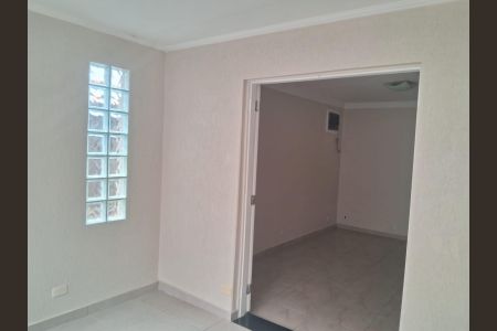 Casa à venda com 200m², 4 quartos e 2 vagas Casa à venda com 200m², 4 quartos e 2 vagasSala