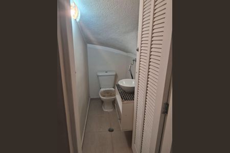 Casa à venda com 200m², 4 quartos e 2 vagas Casa à venda com 200m², 4 quartos e 2 vagasLavabo
