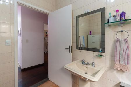 Casa à venda com 250m², 7 quartos e 4 vagasBanheiro 2