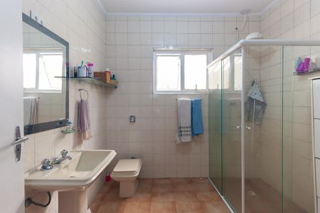 Casa à venda com 250m², 7 quartos e 4 vagasBanheiro 2