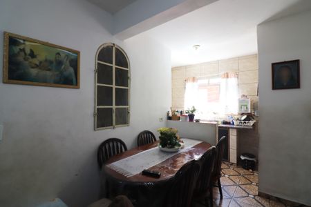 Casa à venda com 92m², 2 quartos e 1 vagaSala/Cozinha