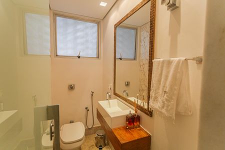 Apartamento à venda com 176m², 3 quartos e 1 vaga Apartamento à venda com 176m², 3 quartos e 1 vagaLavabo na Copa