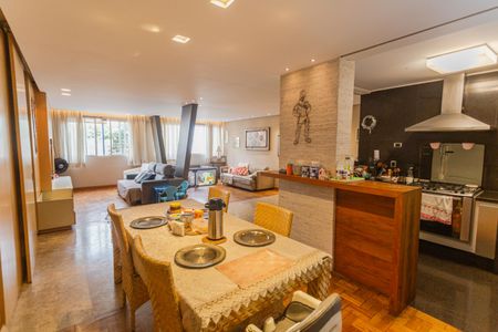 Apartamento à venda com 176m², 3 quartos e 1 vaga Apartamento à venda com 176m², 3 quartos e 1 vagaCopa