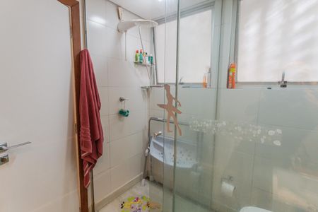 Apartamento à venda com 176m², 3 quartos e 1 vaga Apartamento à venda com 176m², 3 quartos e 1 vagaBanheiro Social