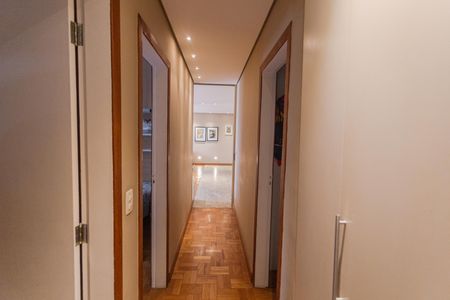 Apartamento à venda com 176m², 3 quartos e 1 vaga Apartamento à venda com 176m², 3 quartos e 1 vagaCorredor