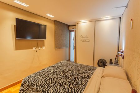 Apartamento à venda com 176m², 3 quartos e 1 vaga Apartamento à venda com 176m², 3 quartos e 1 vagaSuíte