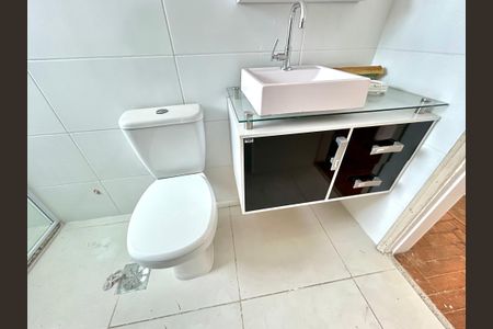 Apartamento à venda com 66m², 2 quartos e sem vagaBanheiro