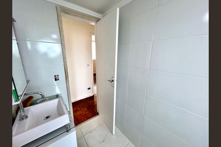 Apartamento à venda com 66m², 2 quartos e sem vagaBanheiro