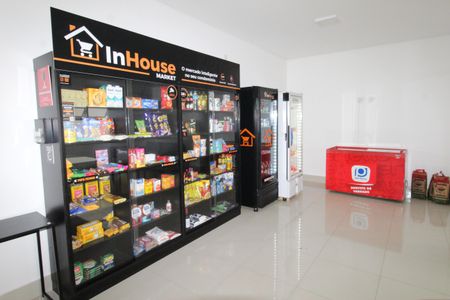 Apartamento para alugar com 80m², 2 quartos e 2 vagasÁrea comum - Mini Mercado