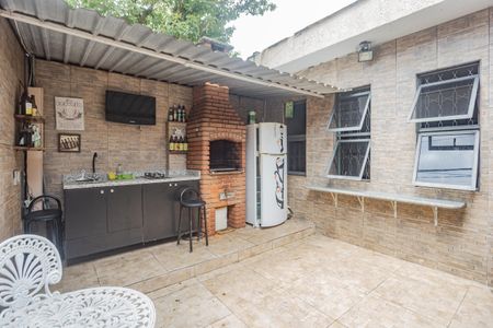 Casa à venda com 160m², 4 quartos e 4 vagasChurrasqueira