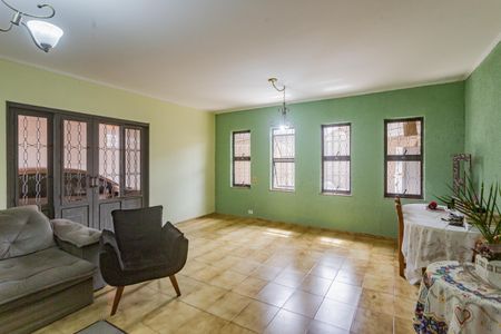 Casa à venda com 160m², 4 quartos e 4 vagasSala