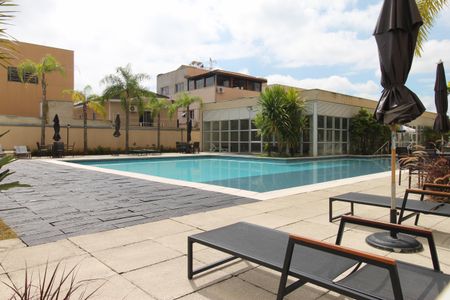 Apartamento para alugar com 100m², 2 quartos e 2 vagasÁrea comum - Piscina
