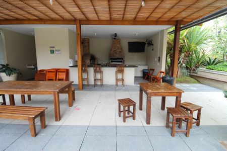 Apartamento para alugar com 100m², 2 quartos e 2 vagasÁrea comum - Churrasqueira