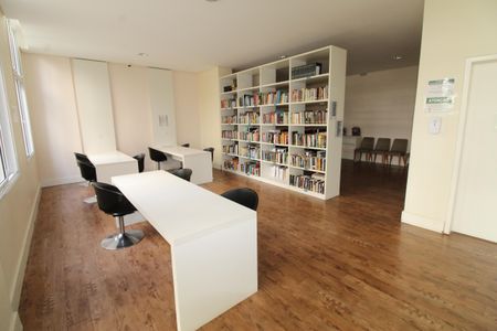 Apartamento para alugar com 100m², 2 quartos e 2 vagasÁrea comum - Sala de Leitura