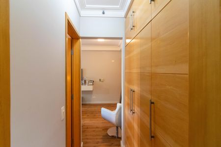 Apartamento para alugar com 46m², 1 quarto e 1 vagaCorredor/Armarios 