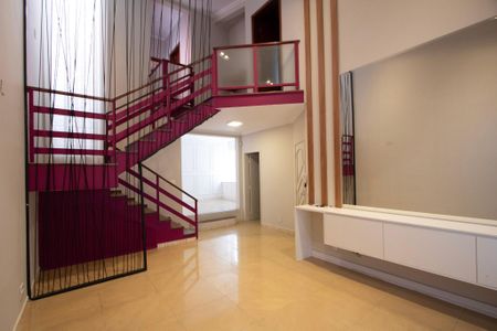 Casa para alugar com 232m², 4 quartos e 3 vagas