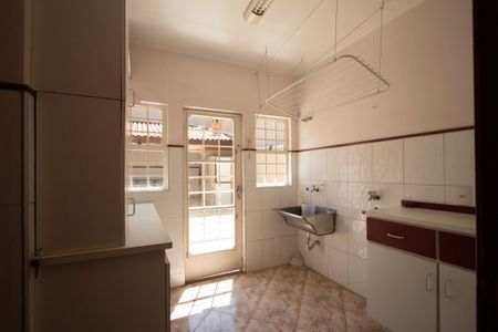 Casa para alugar com 232m², 4 quartos e 3 vagas