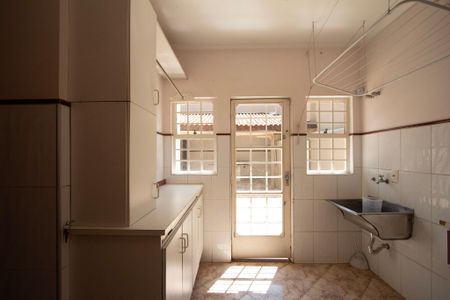 Casa para alugar com 232m², 4 quartos e 3 vagas