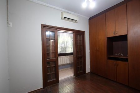 Casa para alugar com 232m², 4 quartos e 3 vagas