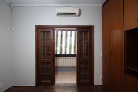 Casa para alugar com 232m², 4 quartos e 3 vagas