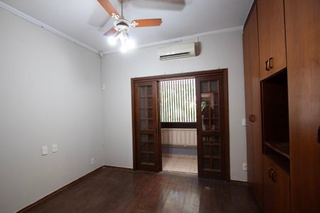 Casa para alugar com 232m², 4 quartos e 3 vagas