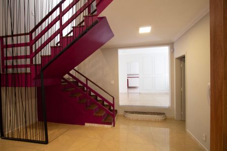 Casa para alugar com 232m², 4 quartos e 3 vagas