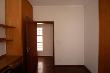 Casa para alugar com 232m², 4 quartos e 3 vagas