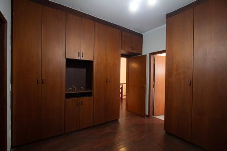 Casa para alugar com 232m², 4 quartos e 3 vagas