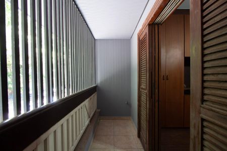 Casa para alugar com 232m², 4 quartos e 3 vagas