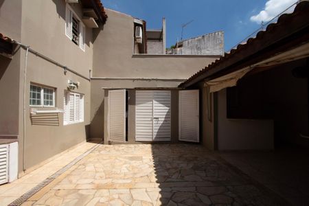 Casa para alugar com 232m², 4 quartos e 3 vagas