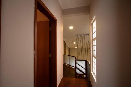 Casa para alugar com 232m², 4 quartos e 3 vagas