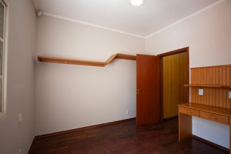 Casa para alugar com 232m², 4 quartos e 3 vagas